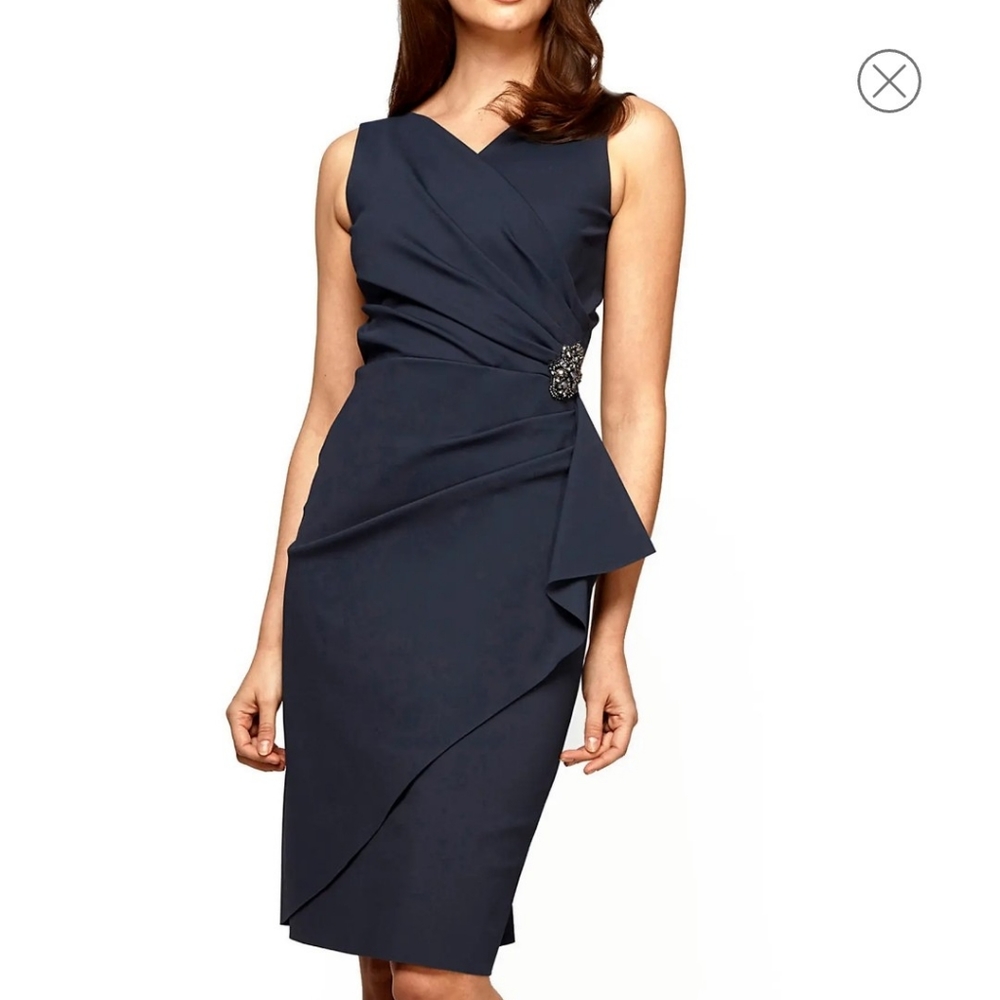 Size 14 P Slimming Plus Size Evenings Sleeveless Short Dress with Beaded Hip
